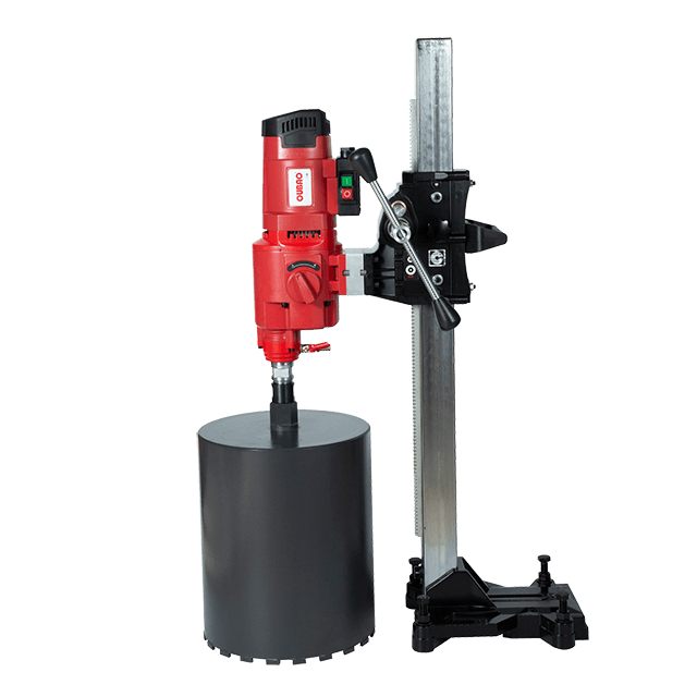 在水電安裝場景下，金剛石鉆孔機的使用方式是什么？